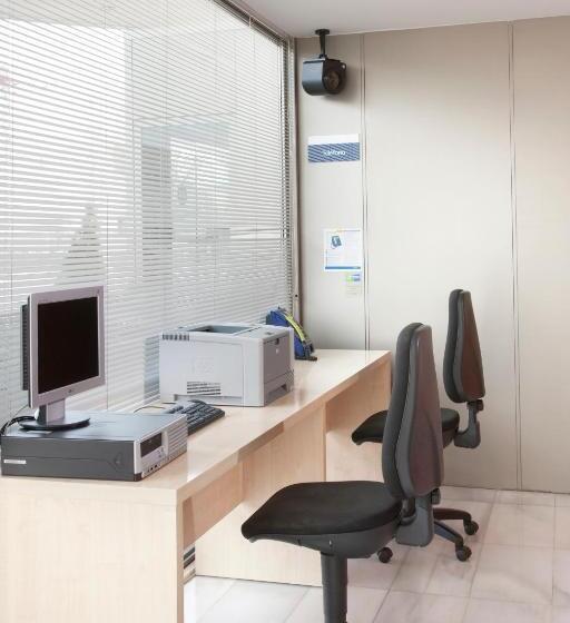 Hotel Holiday Inn Express Molins De Rei, An Ihg