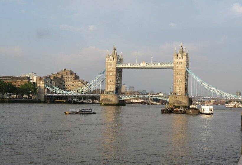 בית מלון כפרי Holiday Inn Express Royal Docks, An Ihg