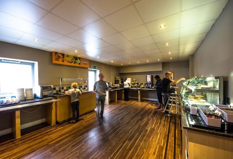 בית מלון כפרי Holiday Inn Express Royal Docks, An Ihg