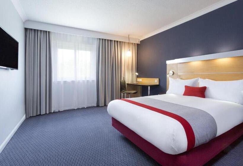 هتل Holiday Inn Express Southampton   M27, J7, An Ihg