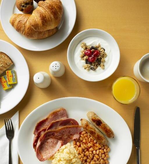 هتل Holiday Inn Express Southampton   M27, J7, An Ihg