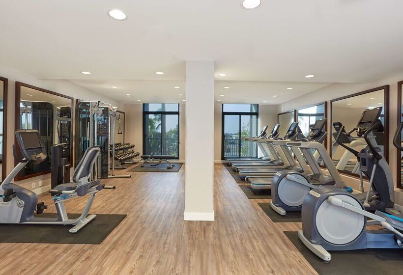 هتل Hyatt Regency Newport Beach West