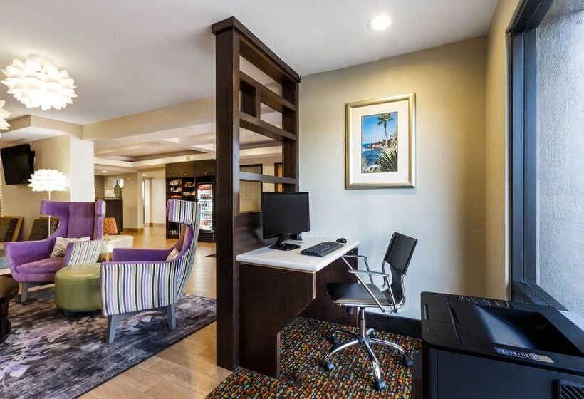 هتل La Quinta Inn & Suites By Wyndham San Diego Mission Bay