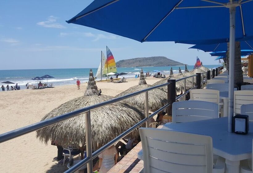 Fotos del hotel Las Flores Beach Resort:  15