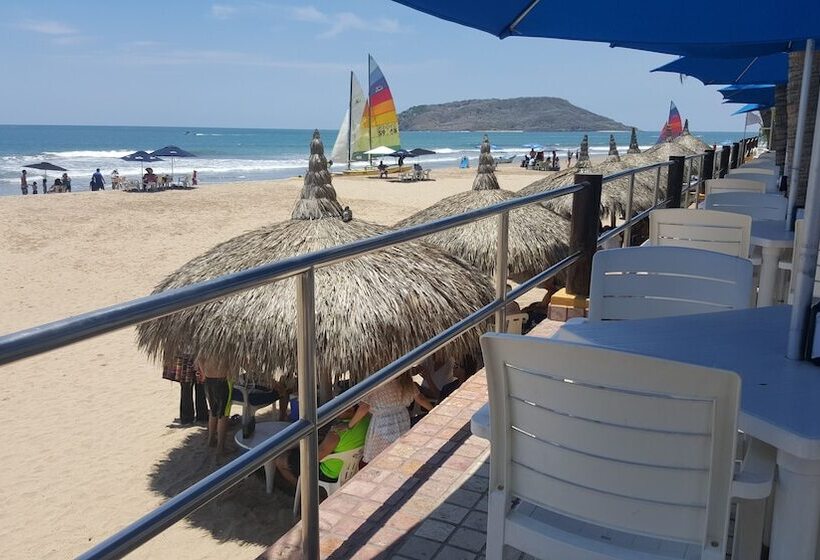 Fotos del hotel Las Flores Beach Resort:  53