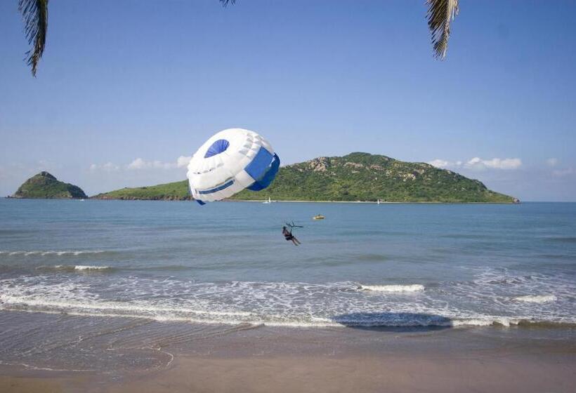 Fotos del hotel Las Flores Beach Resort:  41