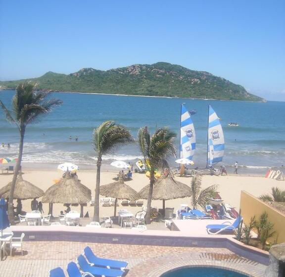 Fotos del hotel Las Flores Beach Resort:  39