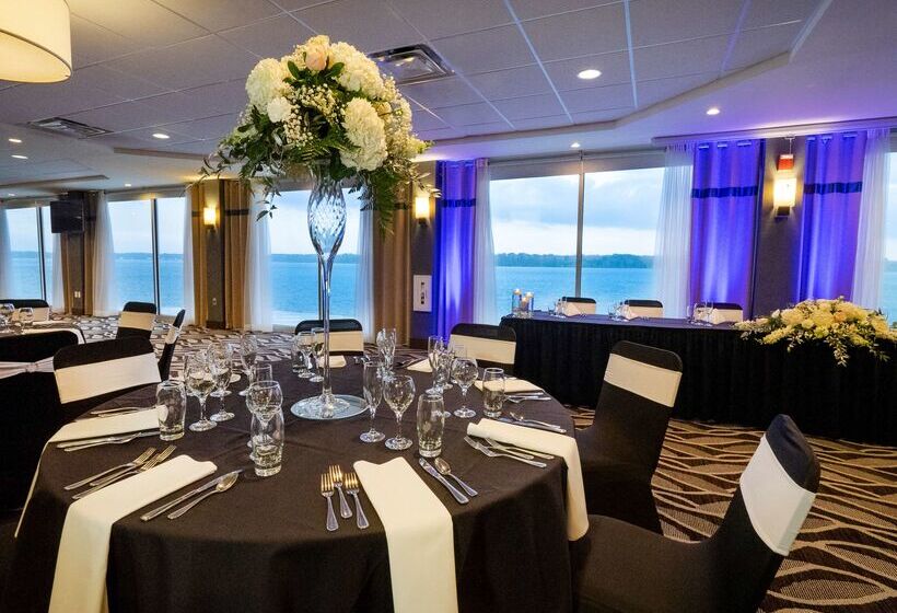 هتل Niagara Riverside Resort, Bw Premier Collection