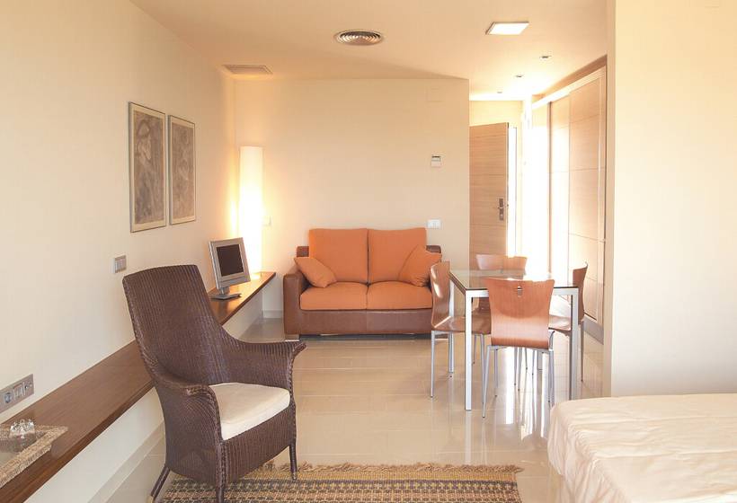 Отель Ohtels Les Oliveres