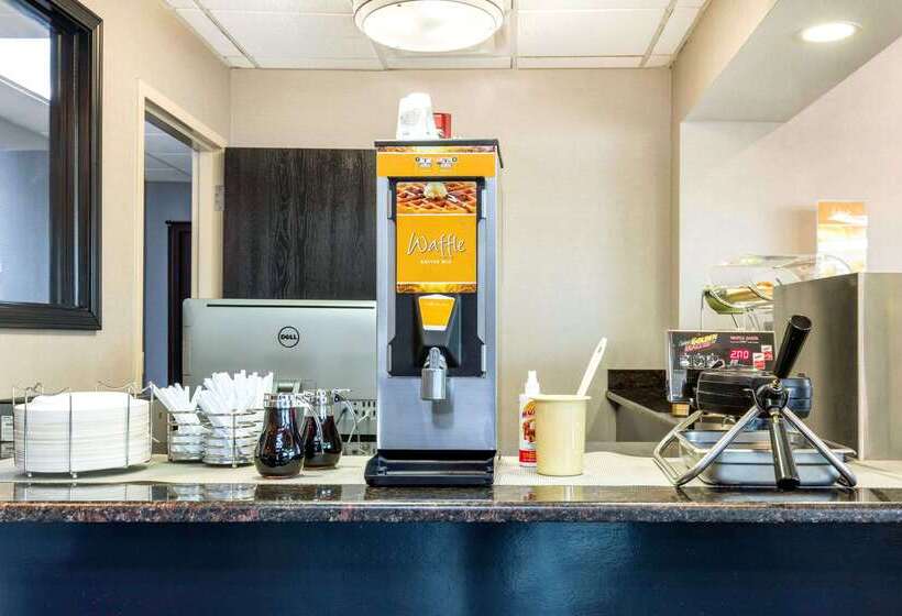 هتل Quality Inn Airport I240