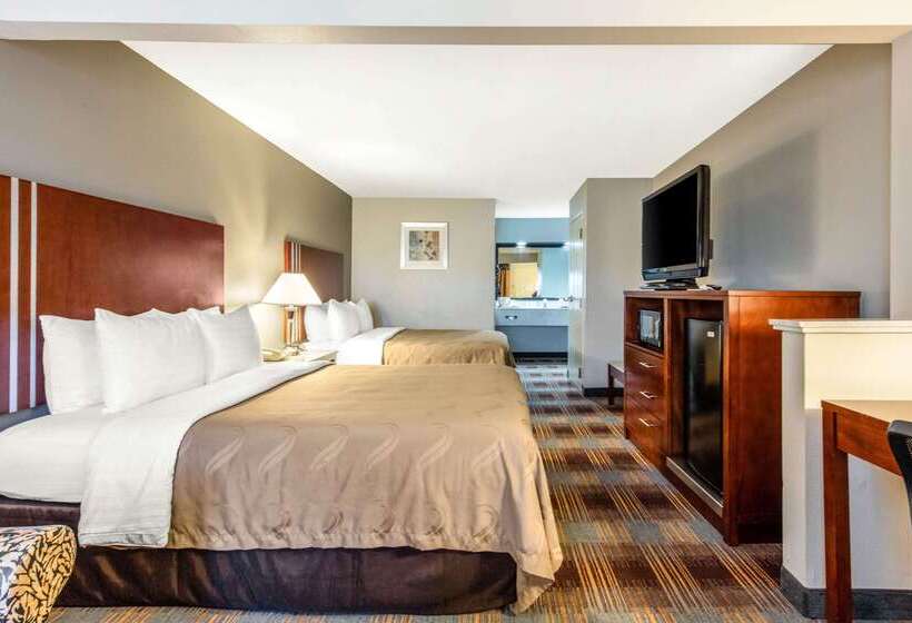 هتل Quality Inn Airport I240