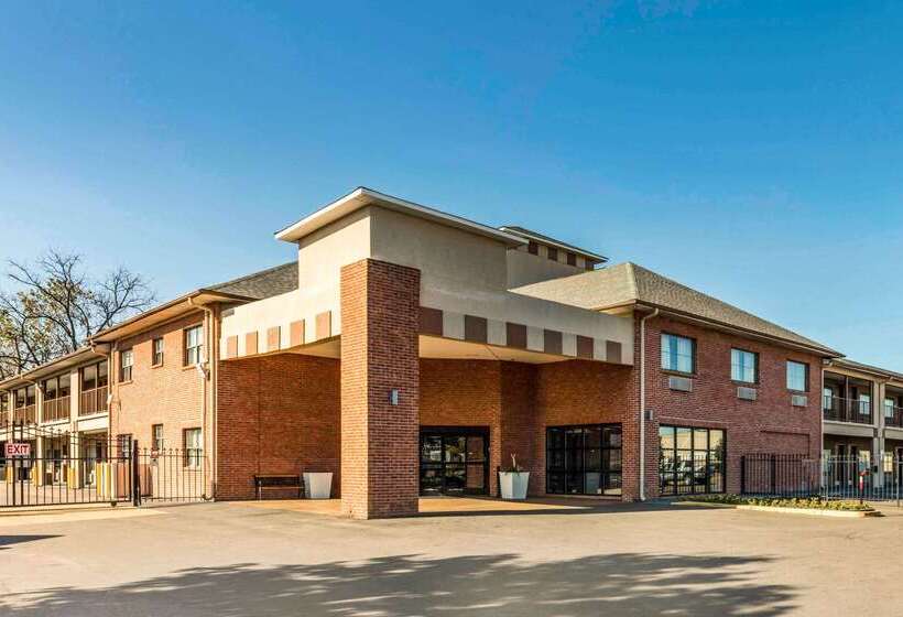 هتل Quality Inn Airport I240
