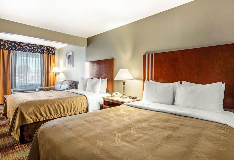 هتل Quality Inn Airport I240