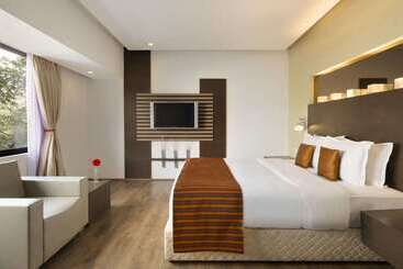 هتل Ramada By Wyndham Chennai Egmore