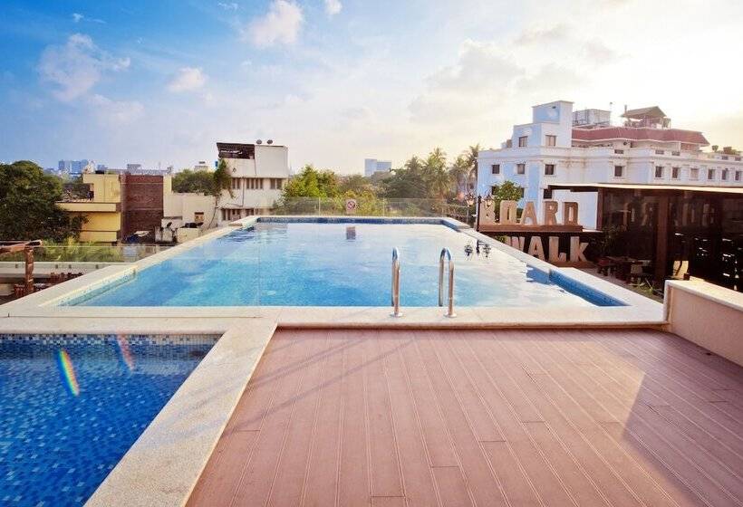 هتل Ramada Chennai Egmore