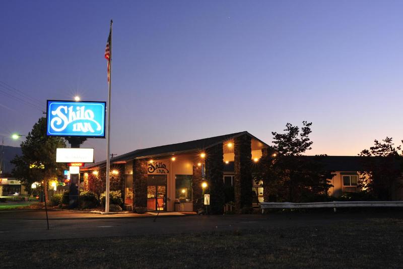 فندق Red Lion Inn & Suites Grants Pass