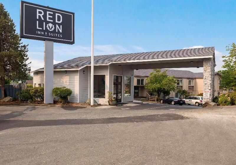Отель Red Lion Inn & Suites Grants Pass