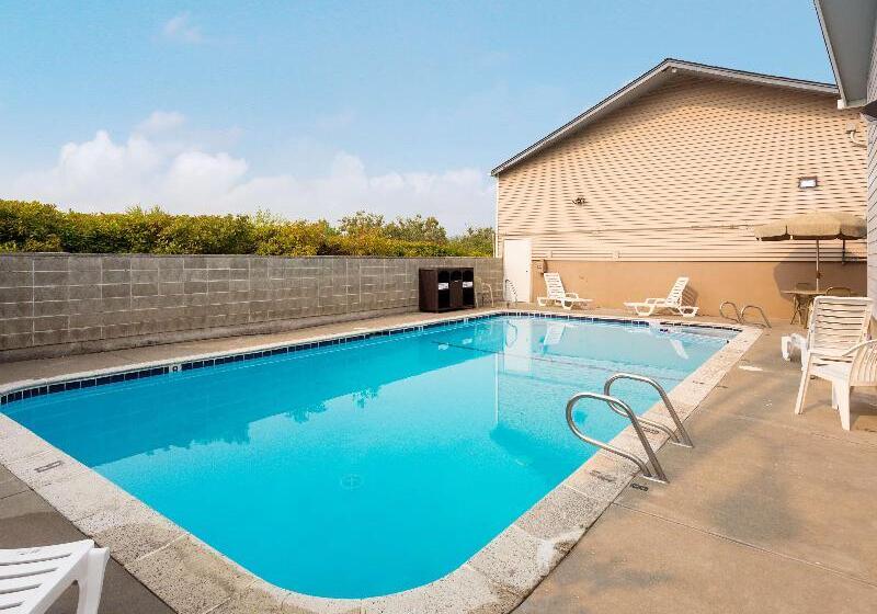 Отель Red Lion Inn & Suites Grants Pass