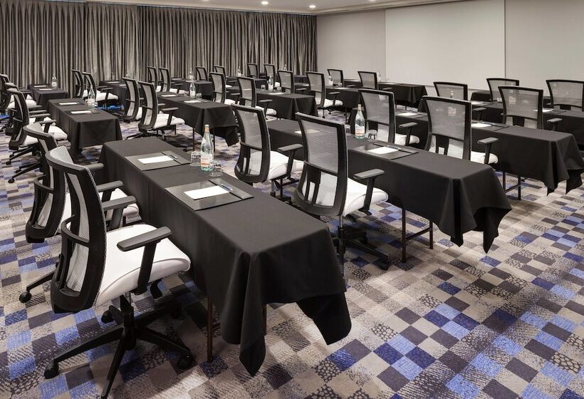 هتل Sheraton Bloomington