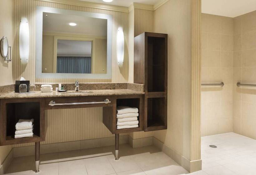 هتل Sheraton Bloomington