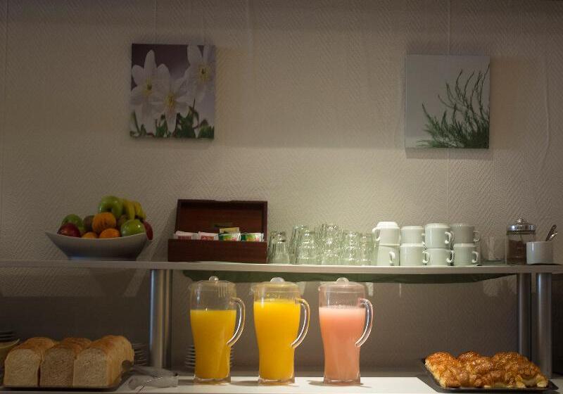 هتل Uthgra De Las Luces