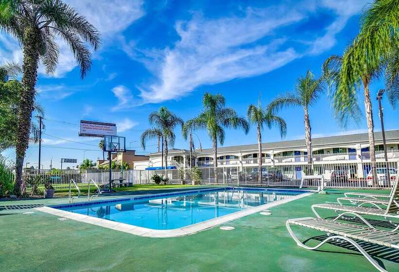 Motel 6 Garden Grove