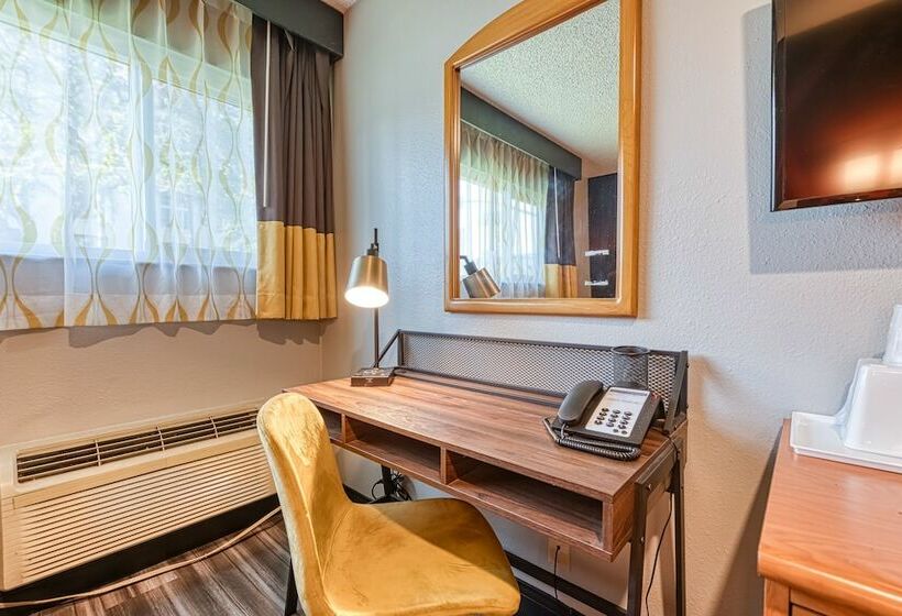 Общежитие La Mirage Inn  Hollywood