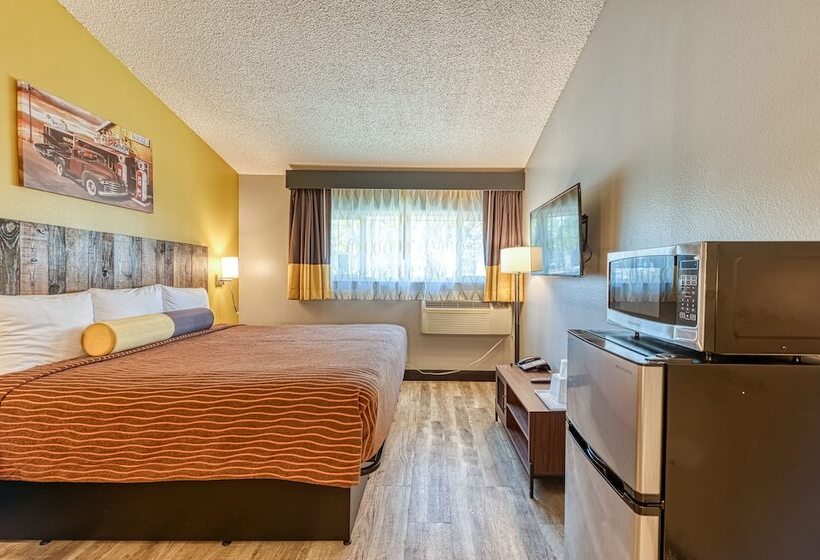 Общежитие La Mirage Inn  Hollywood