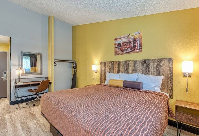 Общежитие La Mirage Inn  Hollywood