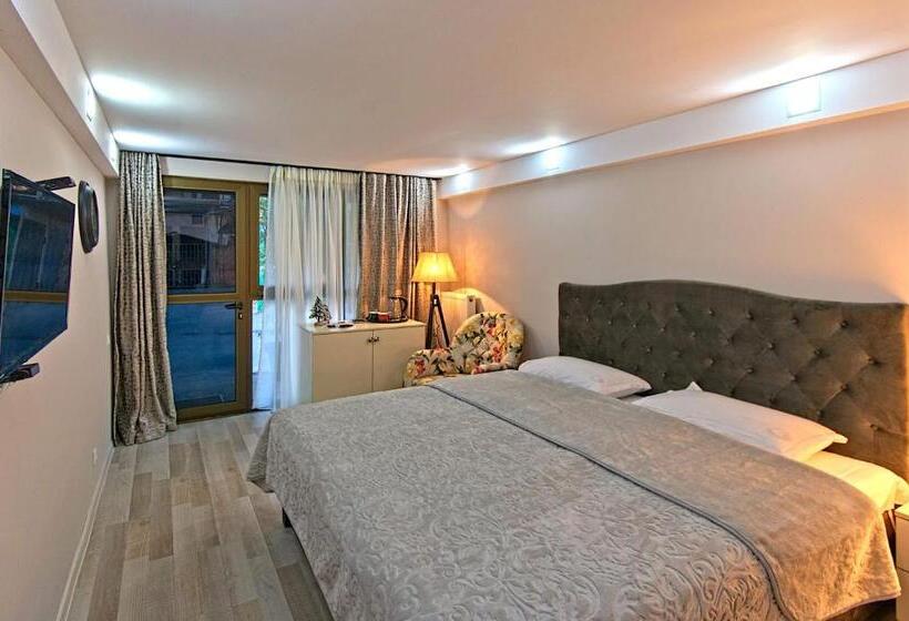 هاستل Sakhli At Chavchavadze Ave 15