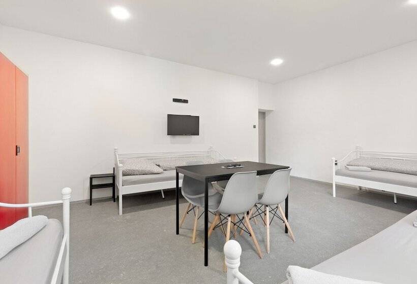 Hostel Na šalamouně