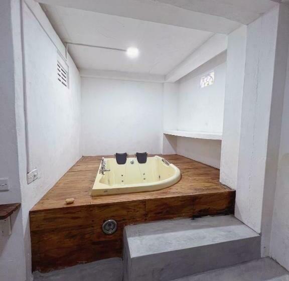 هتل Kanada House Unawatuna