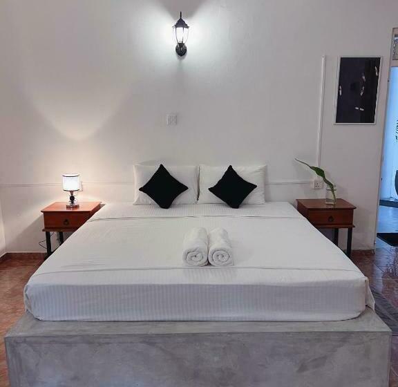 هتل Kanada House Unawatuna