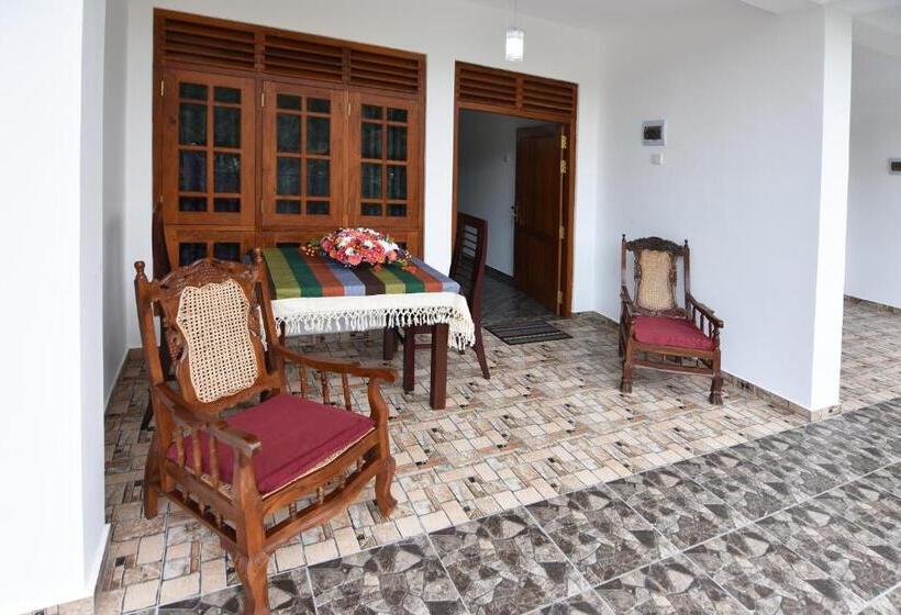هتل The Lodge Unawatuna