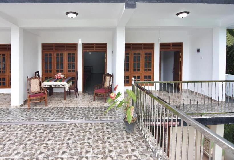 هتل The Lodge Unawatuna