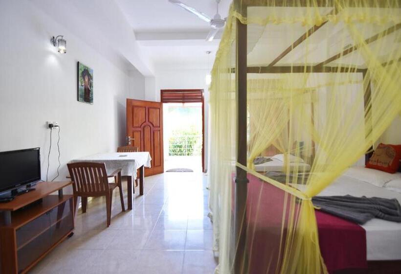 هتل The Lodge Unawatuna