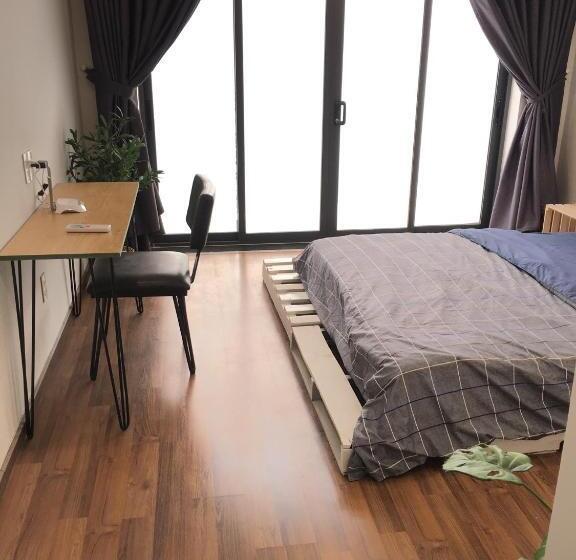 تختخواب و صبحانه 1993’s House