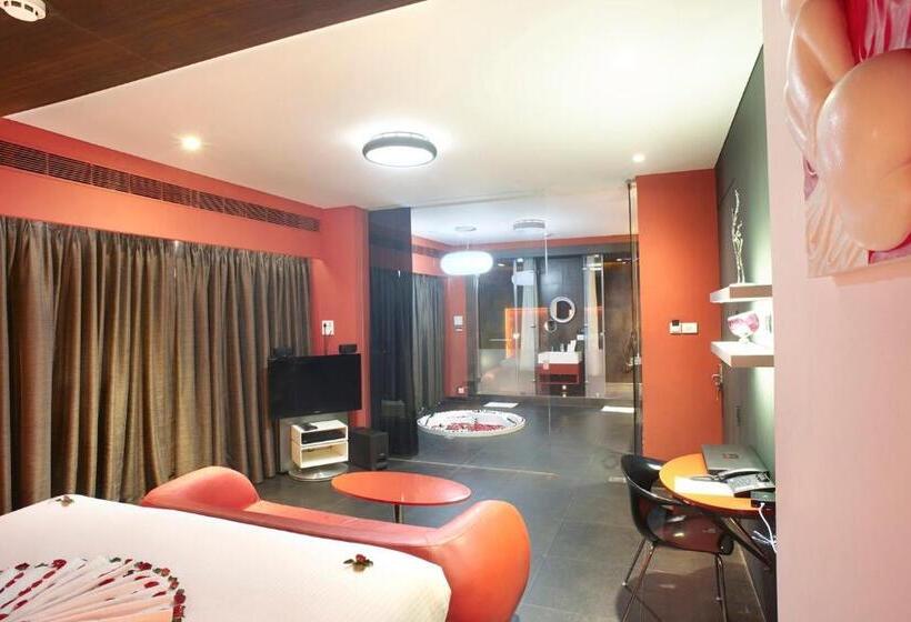 Fahrenheit Hotels & Resorts