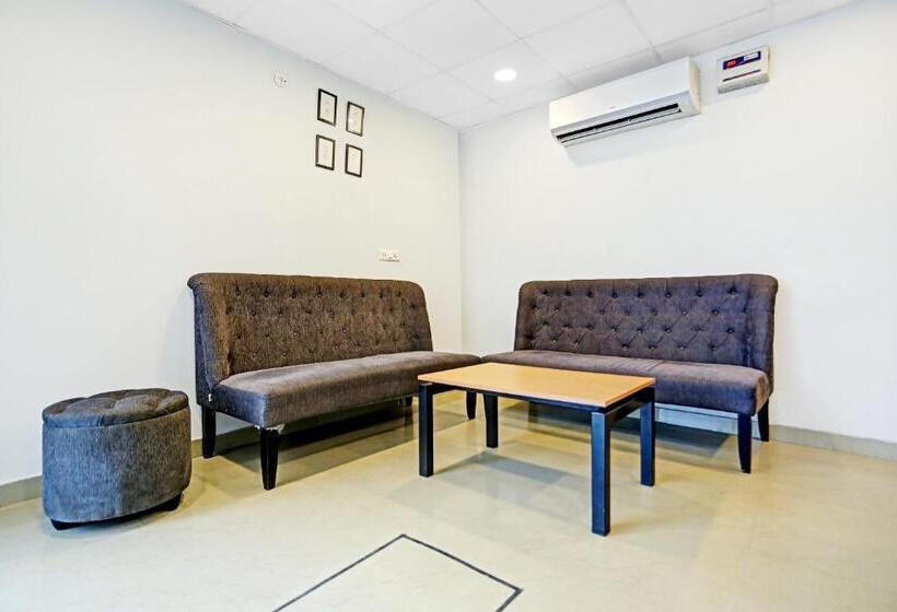 هتل Super Collection O Agniv Residency Near Saket Metro