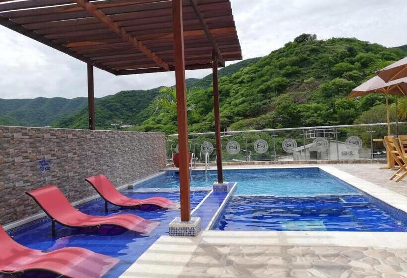 هتل Hostal Casa Roma