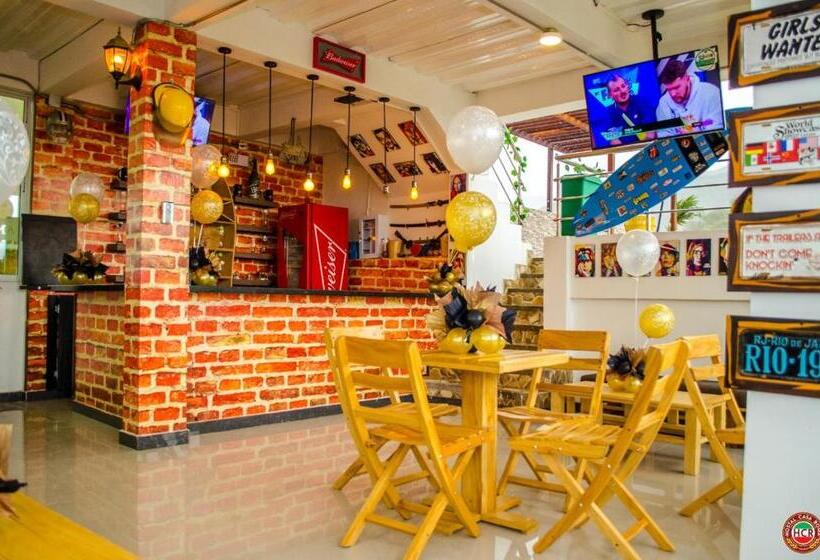 هتل Hostal Casa Roma