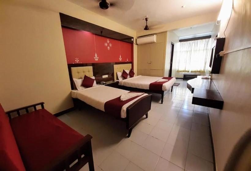 호텔 Ravi Krishna Inn