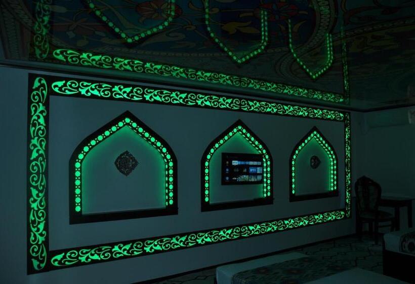 پانسیون Khiva Tosh Darvoza & Trip Service