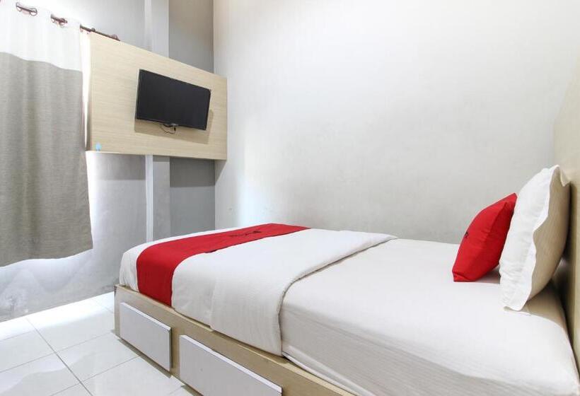 پانسیون Reddoorz Plus Near Upn Jogjakarta 2