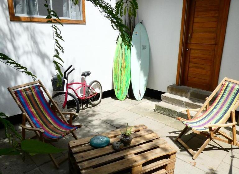 بنسيون Twoten° Surf Home