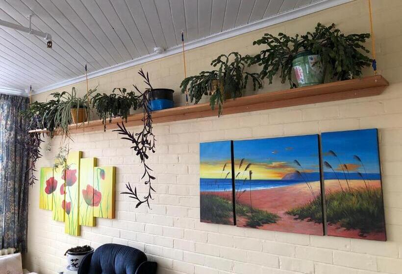 هاستل Chalet Backpackers