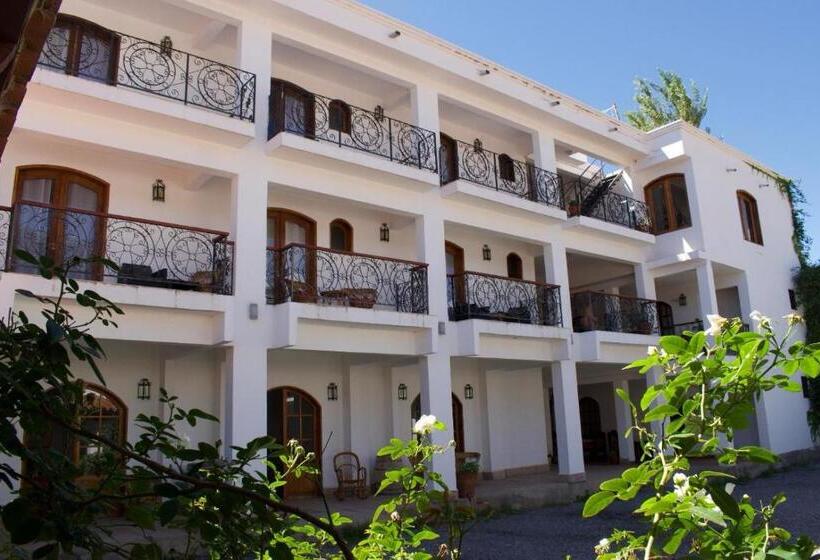 هاستل La Ramada