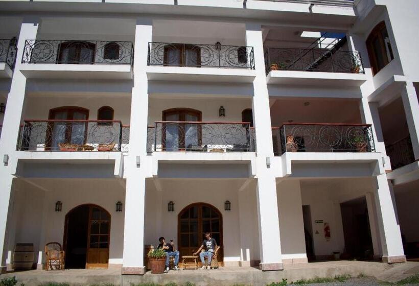 هاستل La Ramada