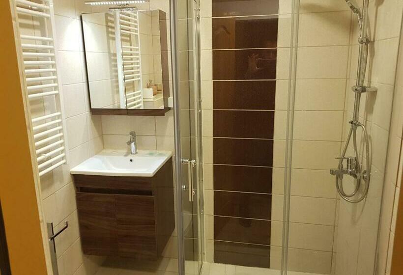 B&b Bazeni