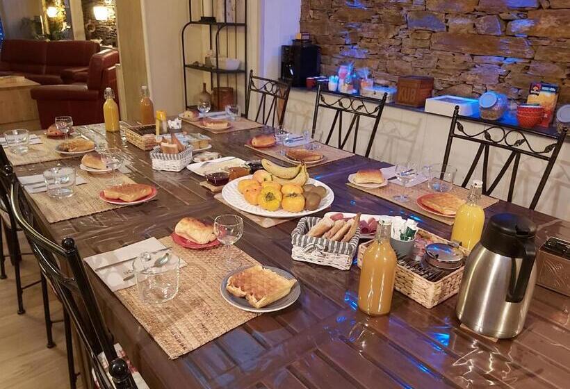 تختخواب و صبحانه Le Patio De Luchon